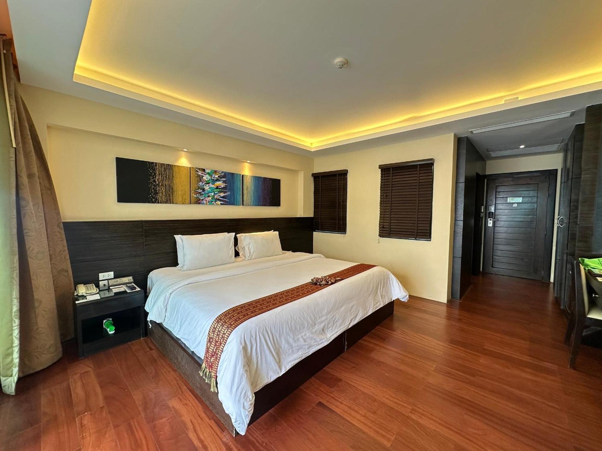 R-Mar Resort And Spa Patong, Phuket Exterior photo