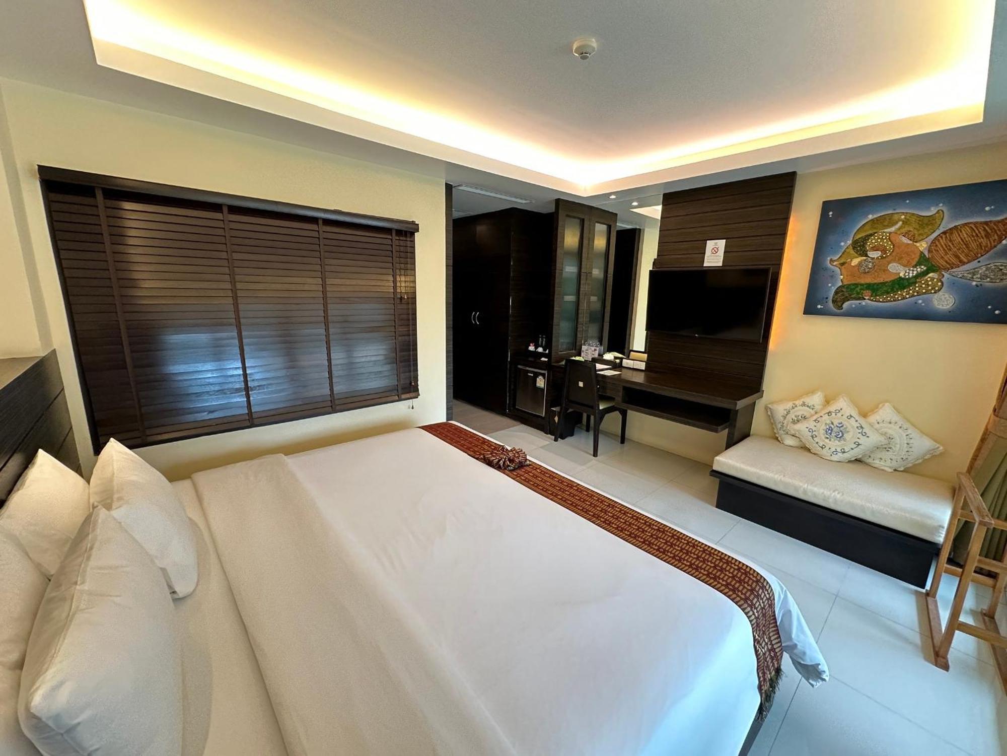 R-Mar Resort And Spa Patong, Phuket Exterior photo